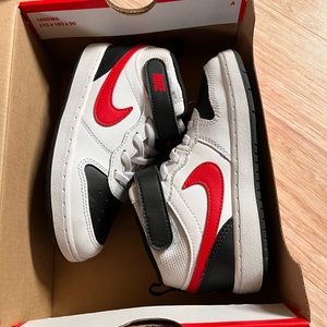 Kids Nike court borough mid2